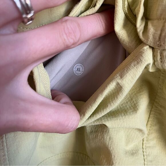 Lululemon Bowline Short 5" Stretch Ripstop
Dew Green - Picture 11 of 11